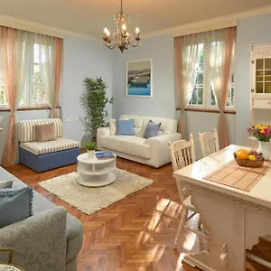 Sun Apartment